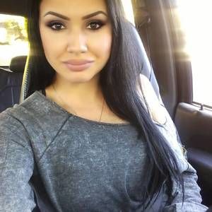 Meet your Posher, Crystal